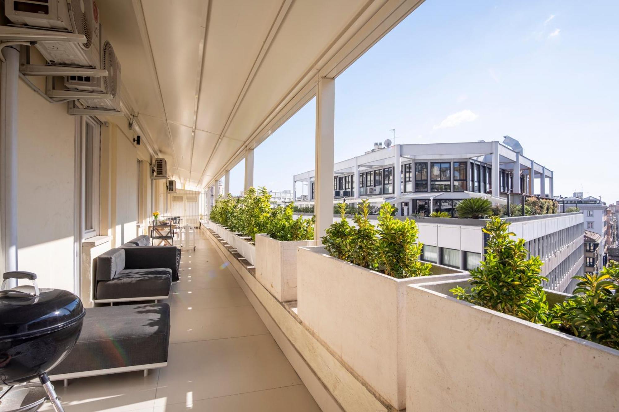Elegantis Penthouse In The Heart Of With Private Terrace And View Appartement *